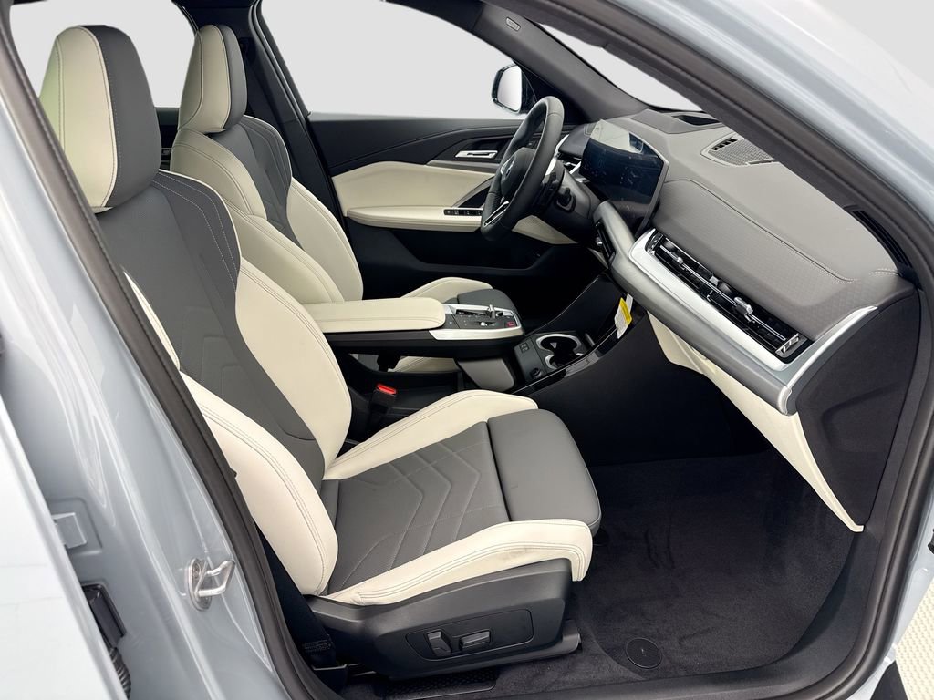 New 2026 BMW X2 xDrive28i w/ Technology Package AWD/4WD image 18