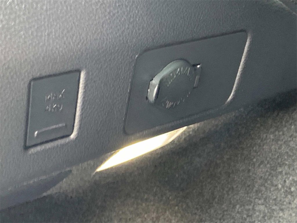 Used 2019 Lexus UX 250h F Sport image 15