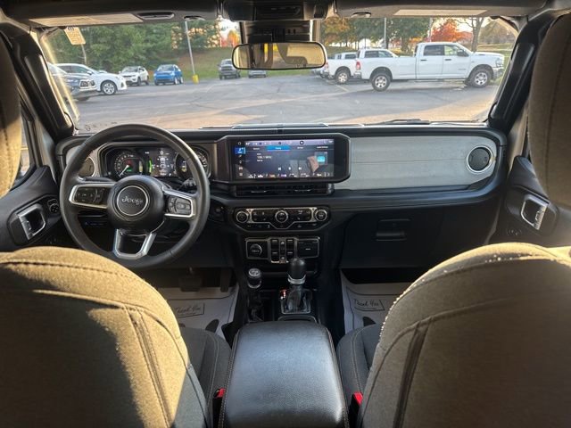 Used 2024 Jeep Wrangler Unlimited Sahara image 11
