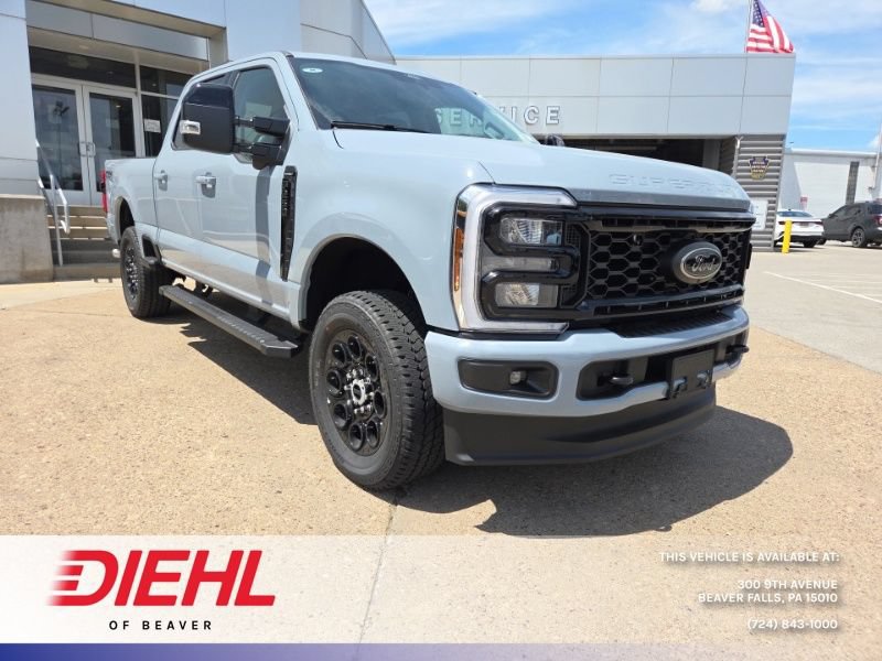 New 2026 Ford F250 Lariat w/ Black Appearance Package