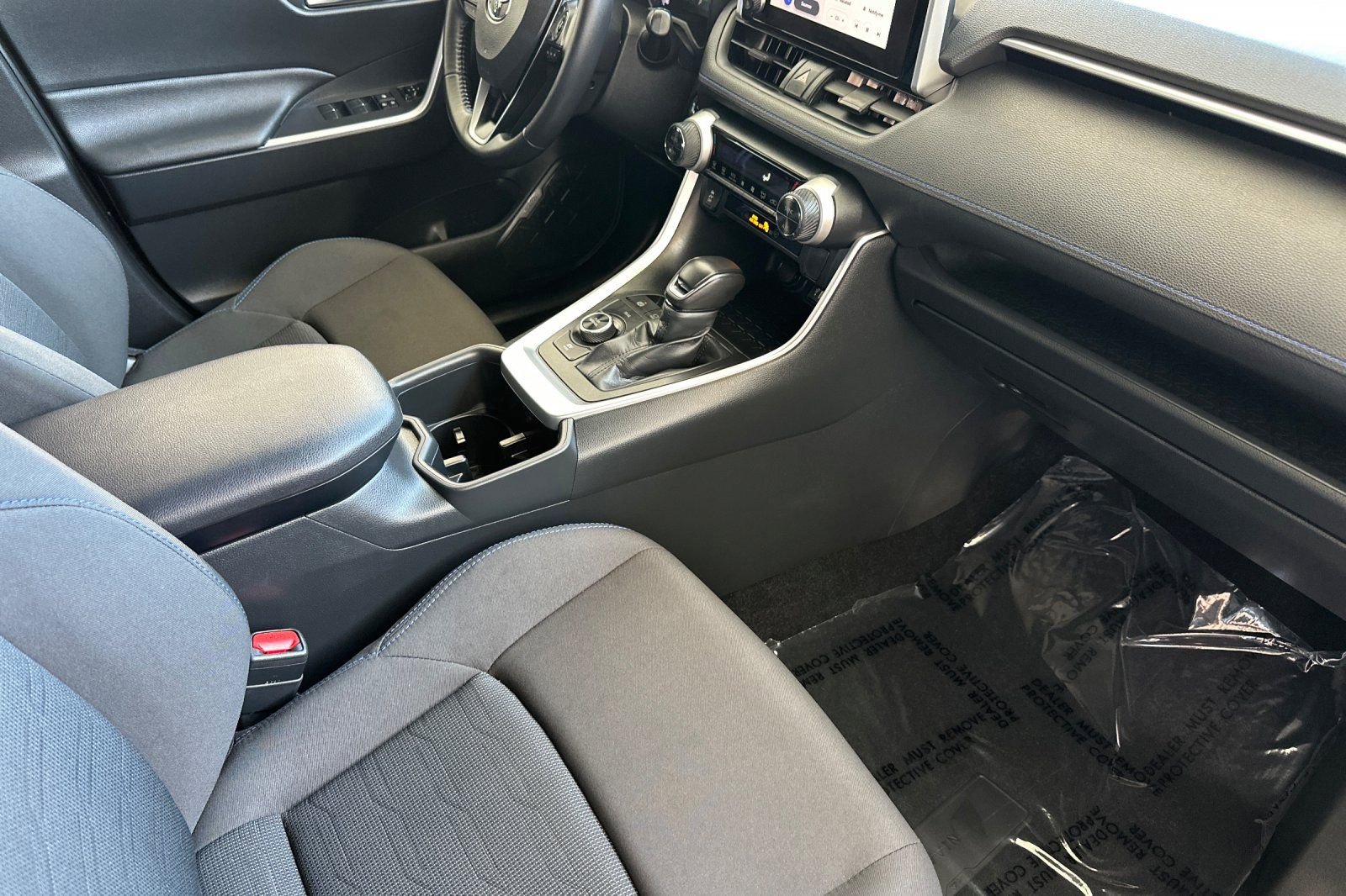 Certified 2025 Toyota RAV4 SE image 17