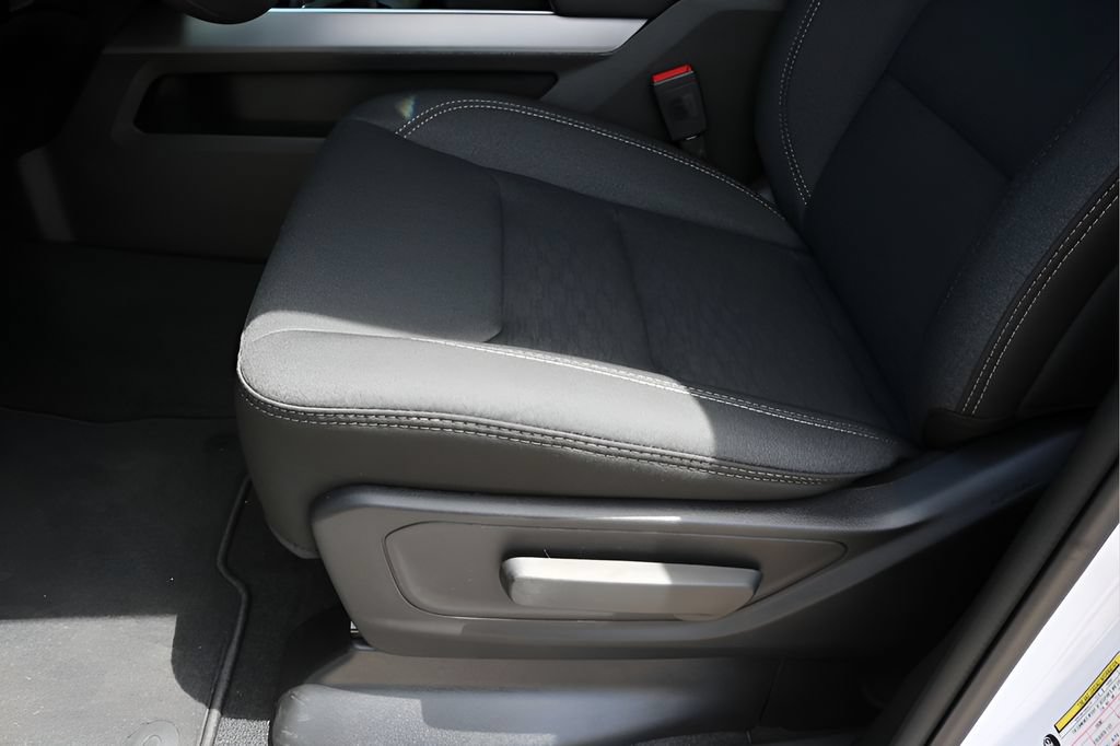 New 2026 RAM 1500 Express AWD/4WD image 12