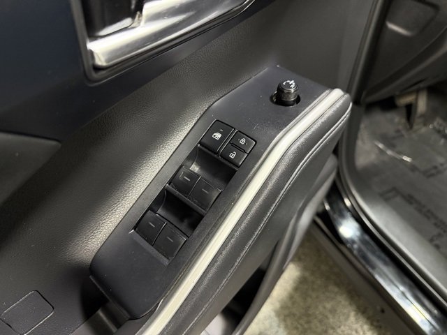 Used 2022 Toyota Highlander XLE image 22