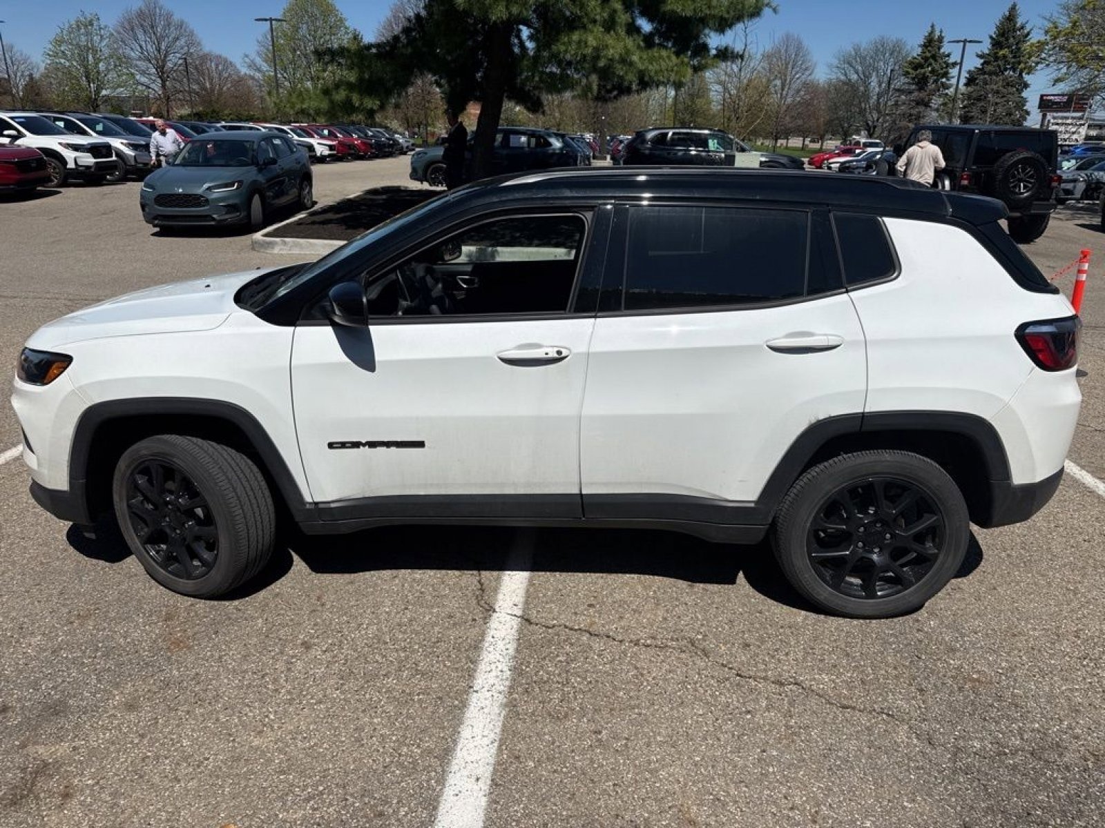 Used 2022 Jeep Compass Latitude image 15
