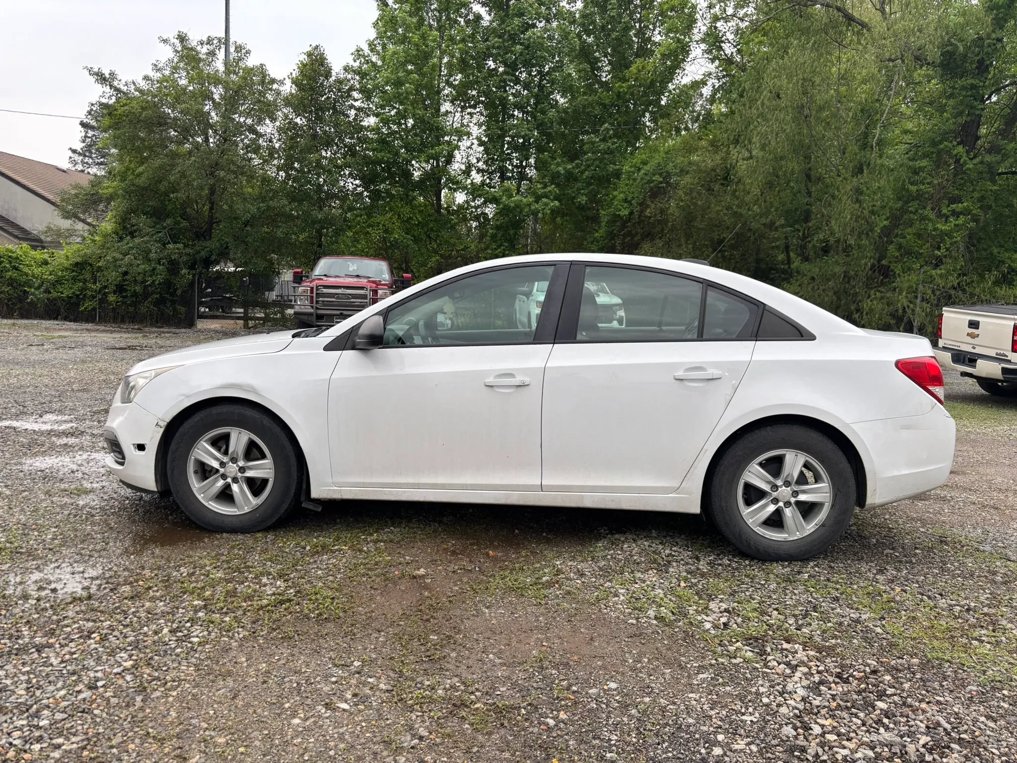 Used 2015 Chevrolet Cruze LS FWD image 2
