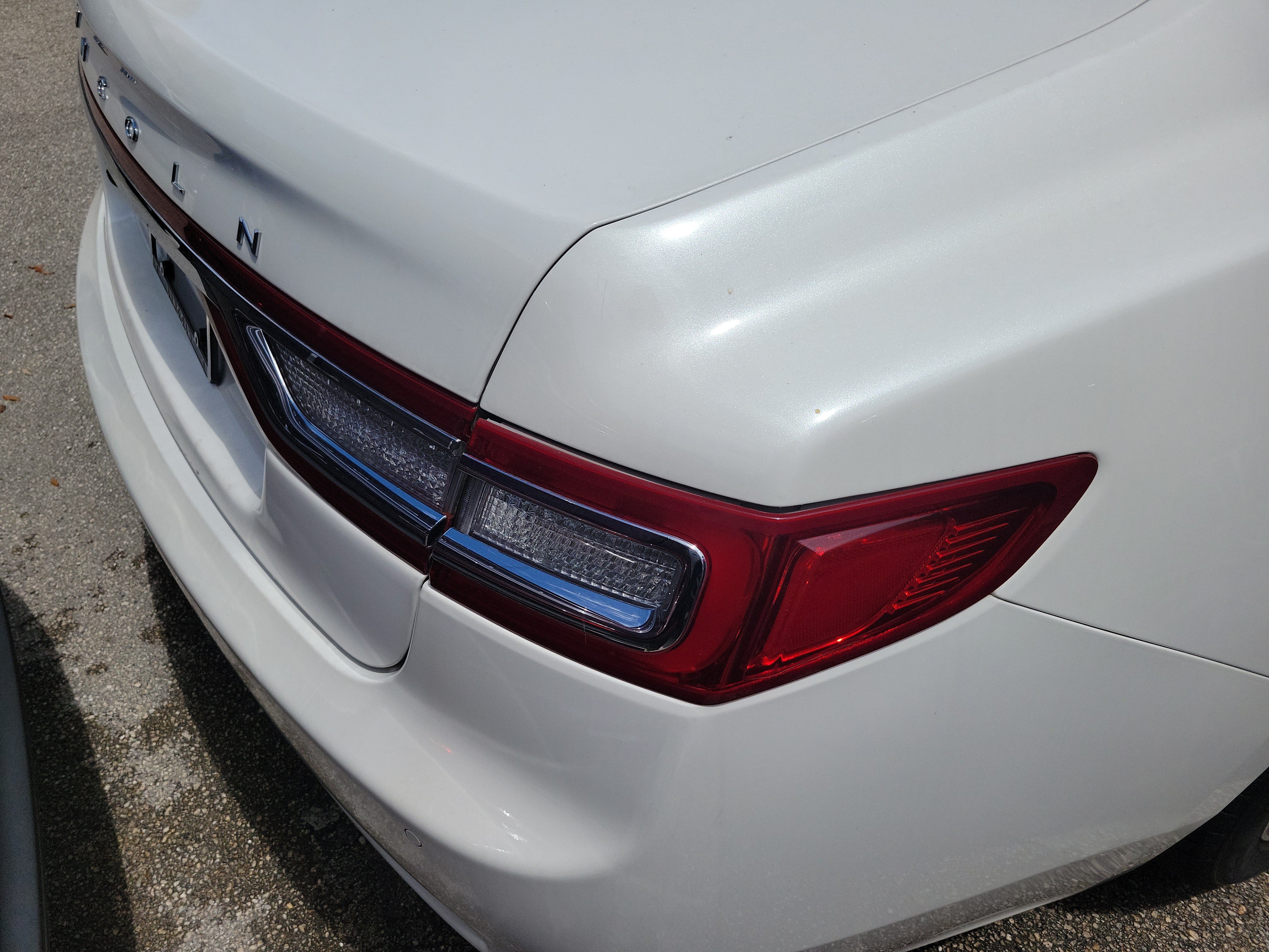 Used 2020 Lincoln Continental FWD image 5