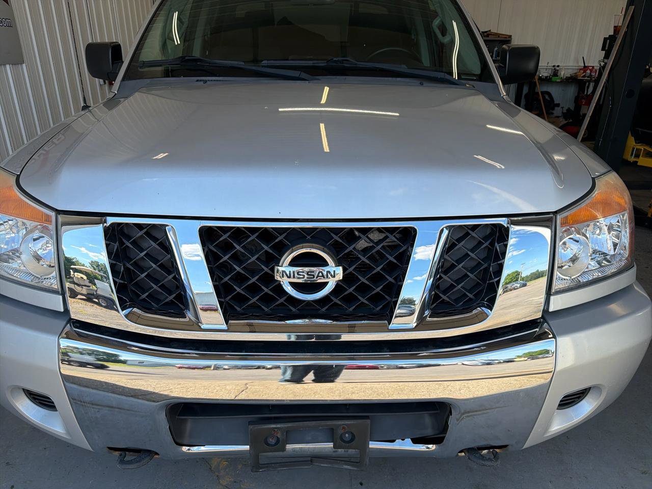 Used 2013 Nissan Titan SV AWD/4WD image 6