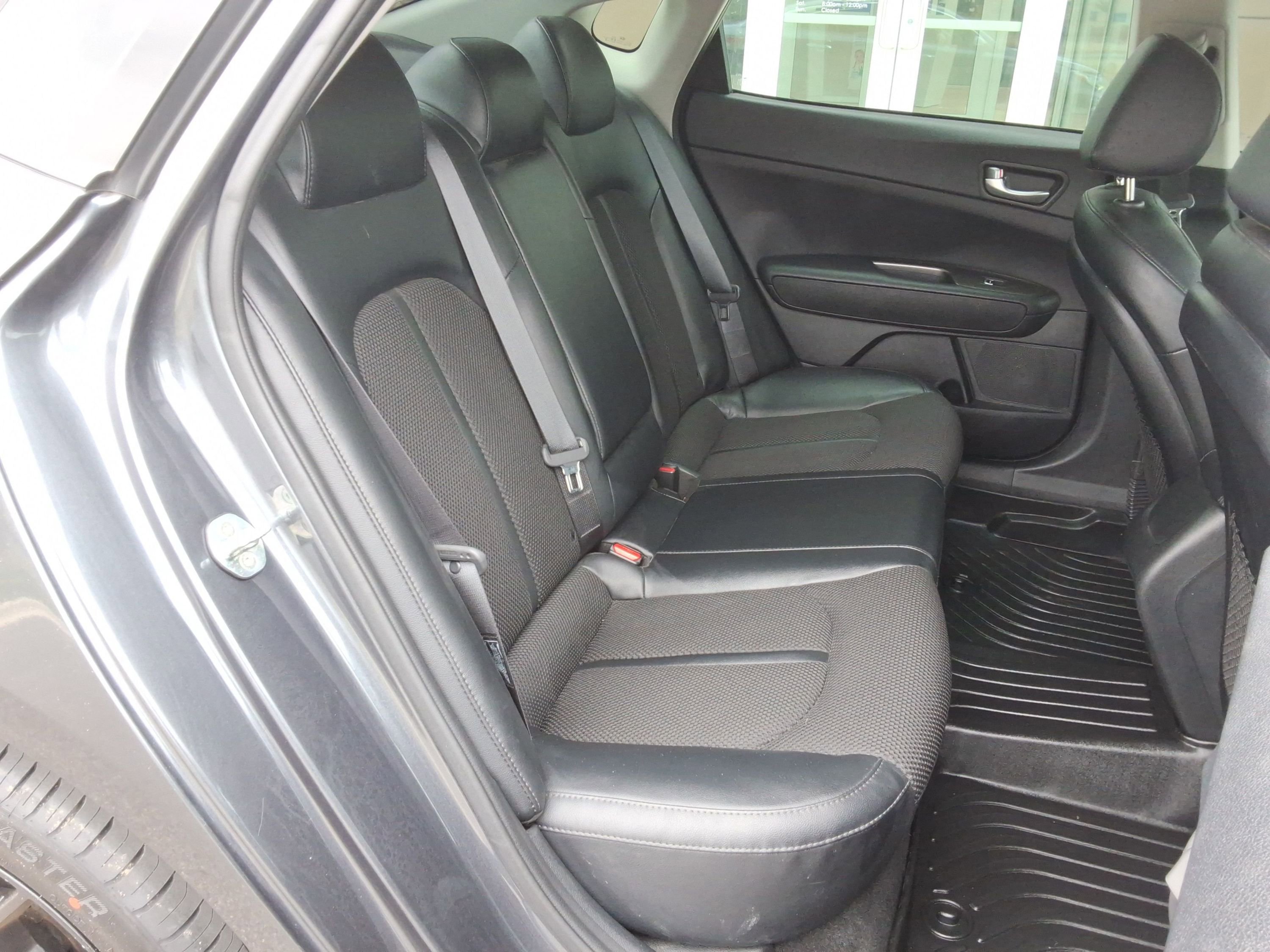 Used 2020 Kia Optima S image 31