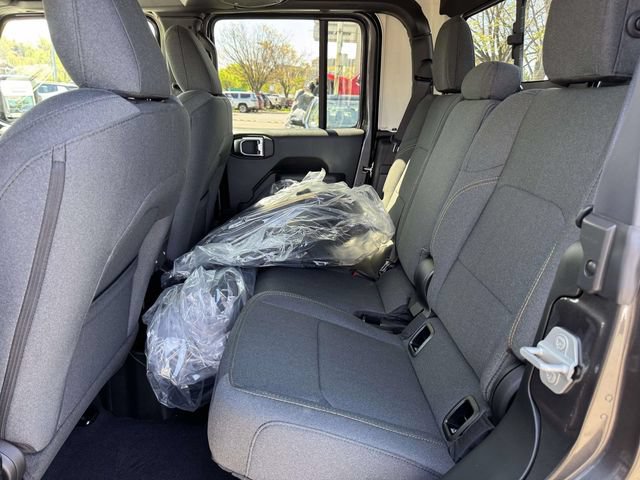 New 2026 Jeep Gladiator Sport AWD/4WD image 10