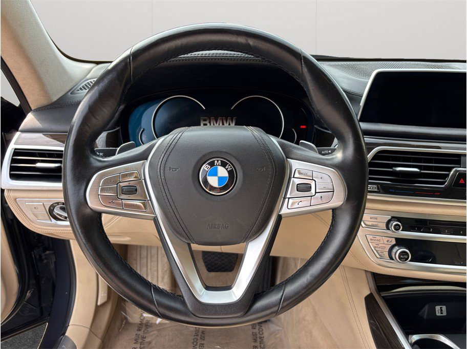 Used 2016 BMW 750i RWD image 26