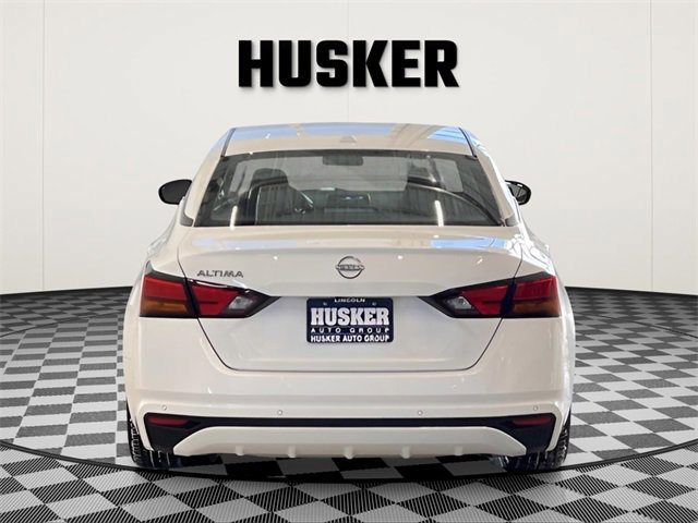 Used 2025 Nissan Altima 2.5 SV image 4