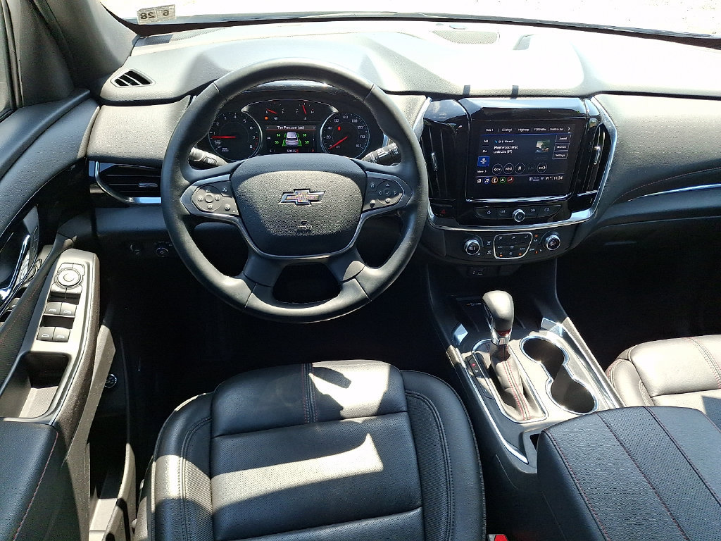 Used 2023 Chevrolet Traverse RS AWD/4WD image 2