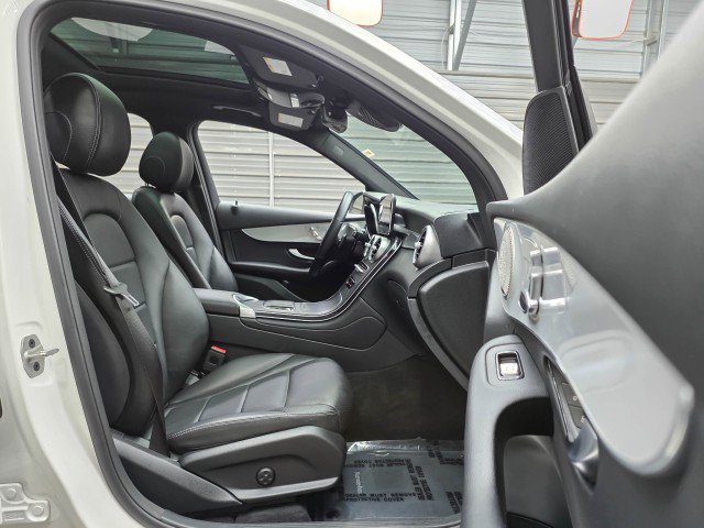 Used 2021 Mercedes-Benz GLC 300 4MATIC image 16