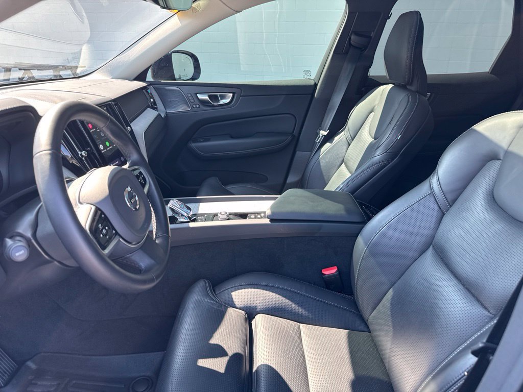 Used 2025 Volvo XC60 B5 Ultra AWD/4WD image 21