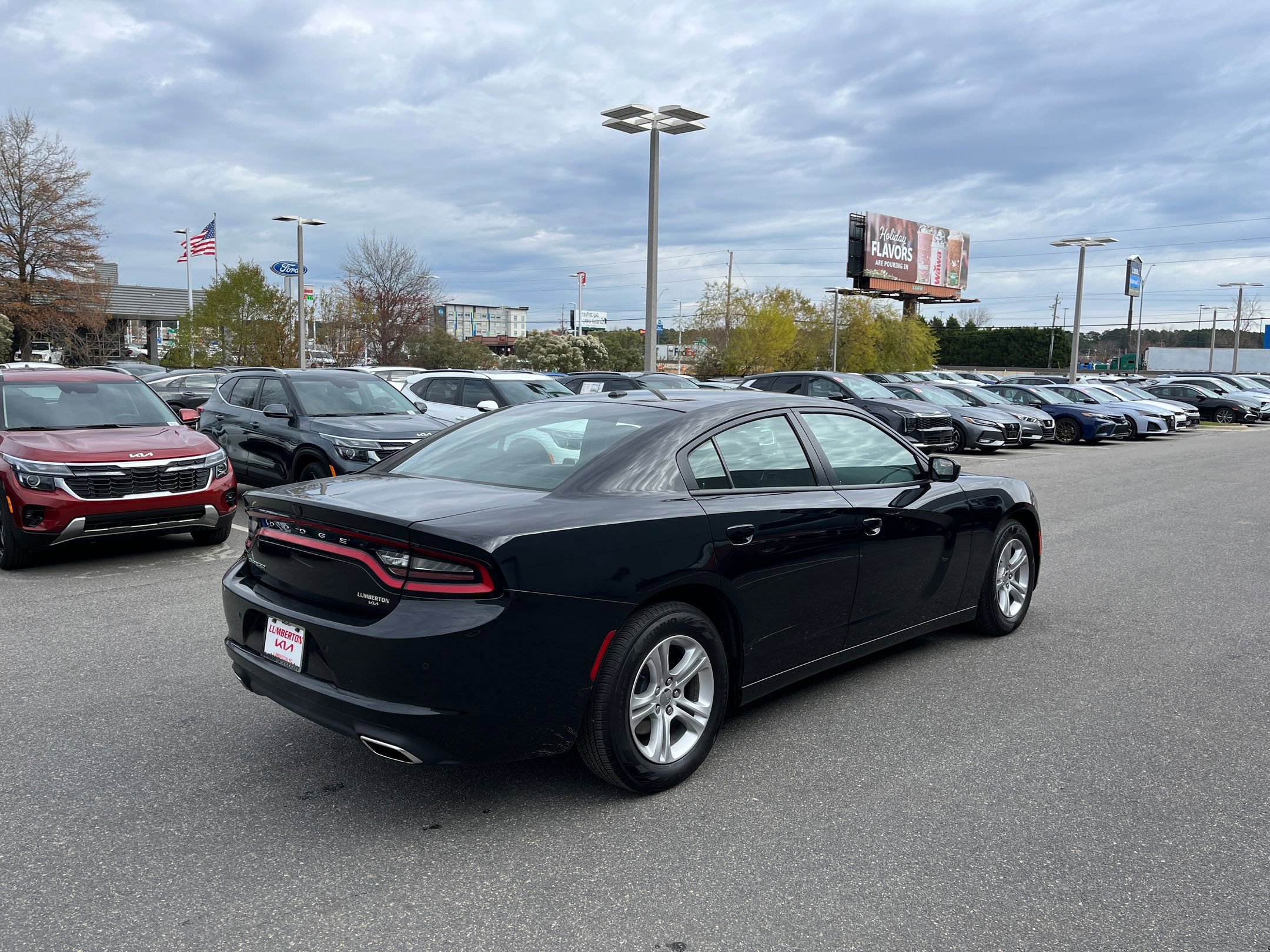 Used 2019 Dodge Charger SXT image 18