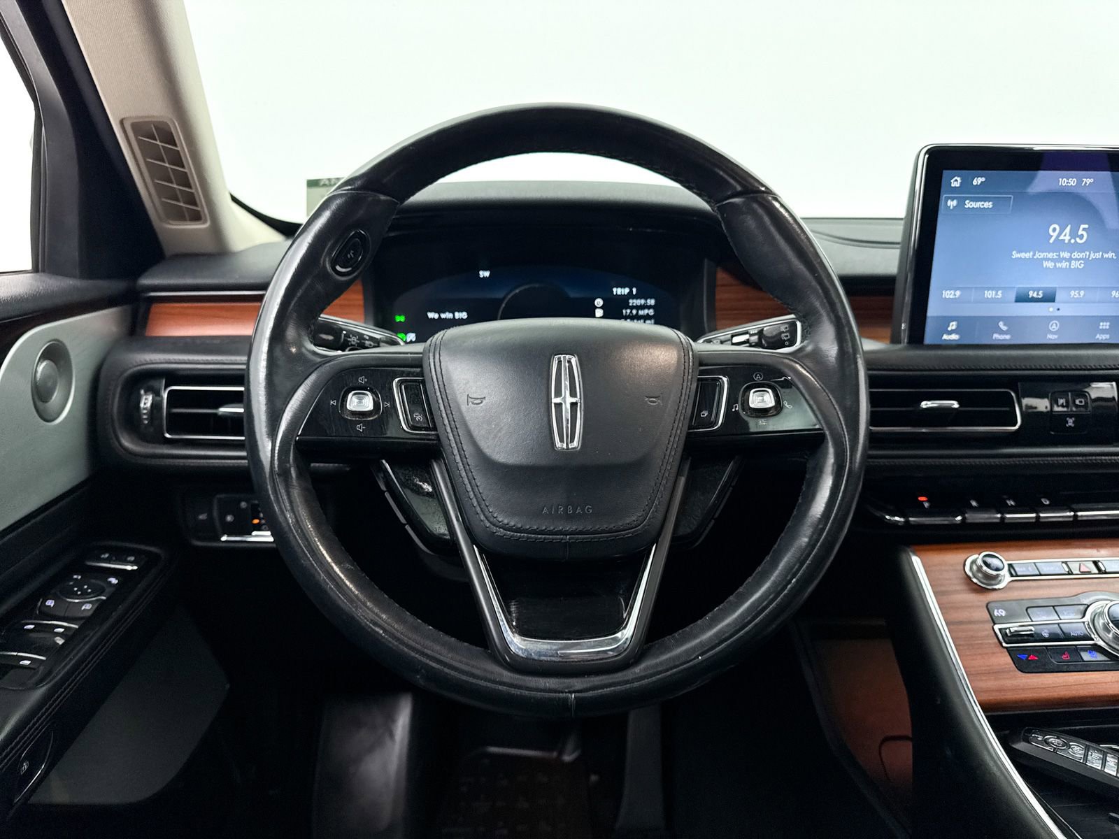 Used 2020 Lincoln Aviator Reserve w/ Equipment Group 202A AWD/4WD image 4