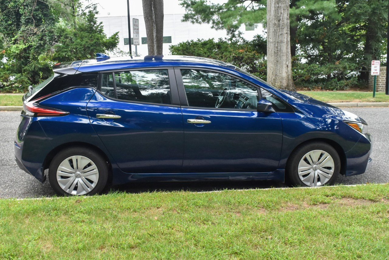 Used 2025 Nissan Leaf S FWD image 8