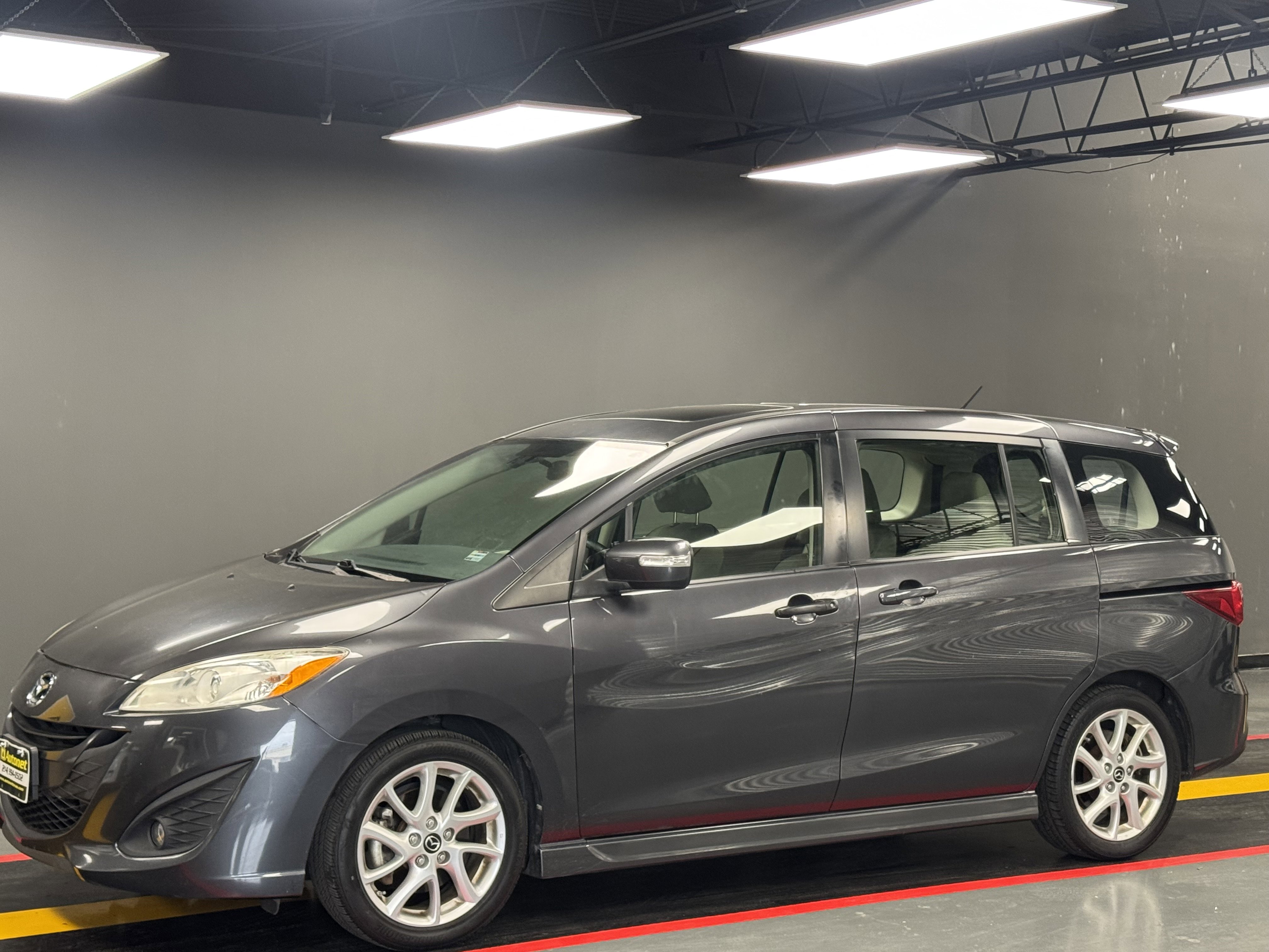 Used 2014 MAZDA MAZDA5 Grand Touring image 1