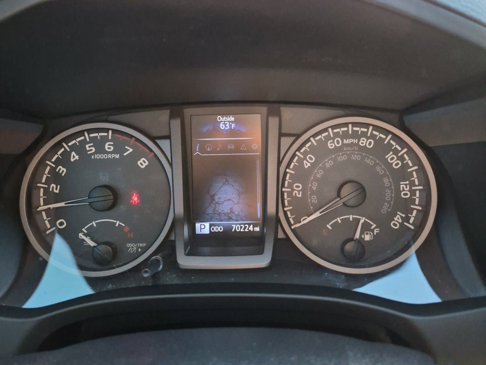 Used 2017 Toyota Tacoma TRD Sport w/ Tow Package (A/T) image 9