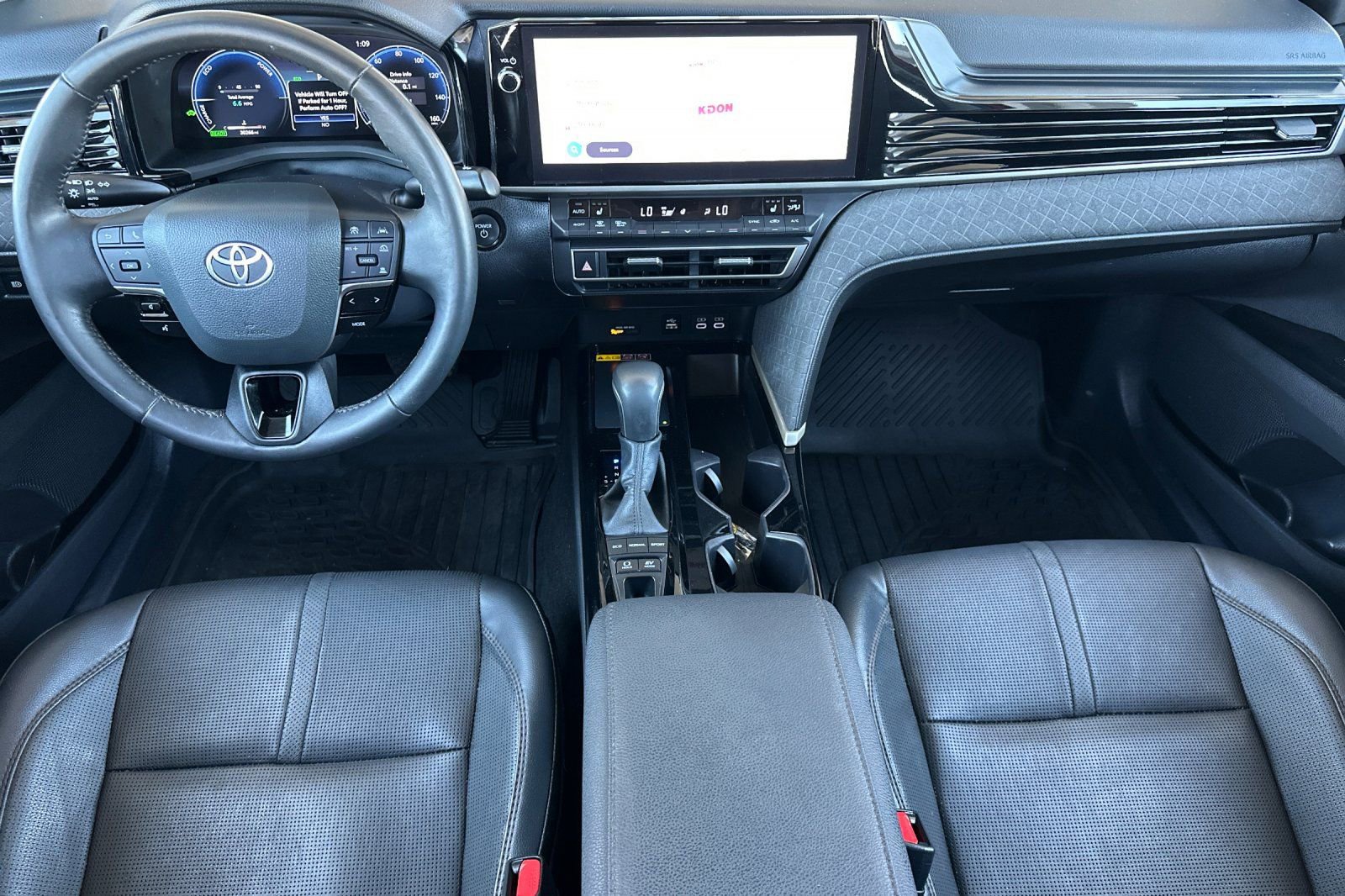 Used 2025 Toyota Camry XLE image 15