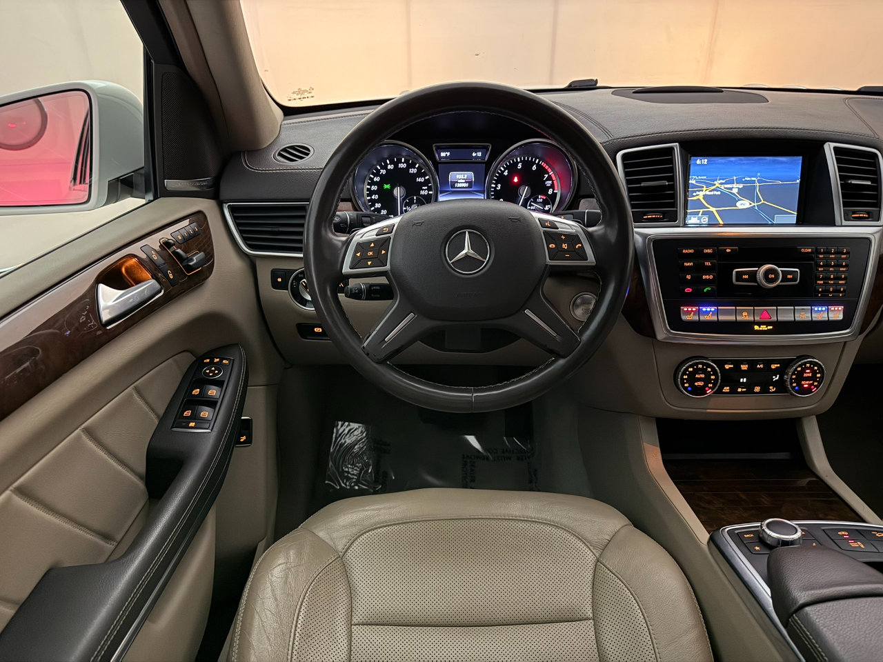 Used 2014 Mercedes-Benz GL 550 4MATIC image 32