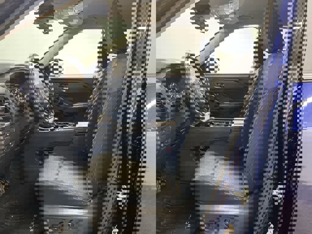 Used 2024 Nissan Rogue SV image 13