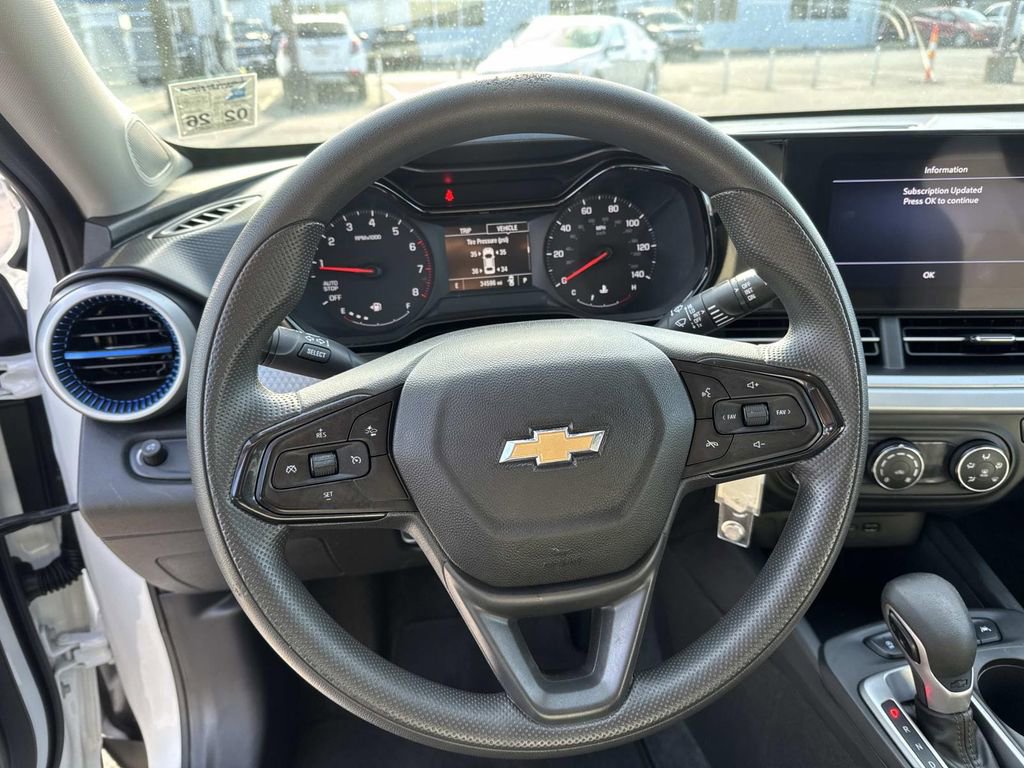 Certified 2024 Chevrolet Trax LS image 21