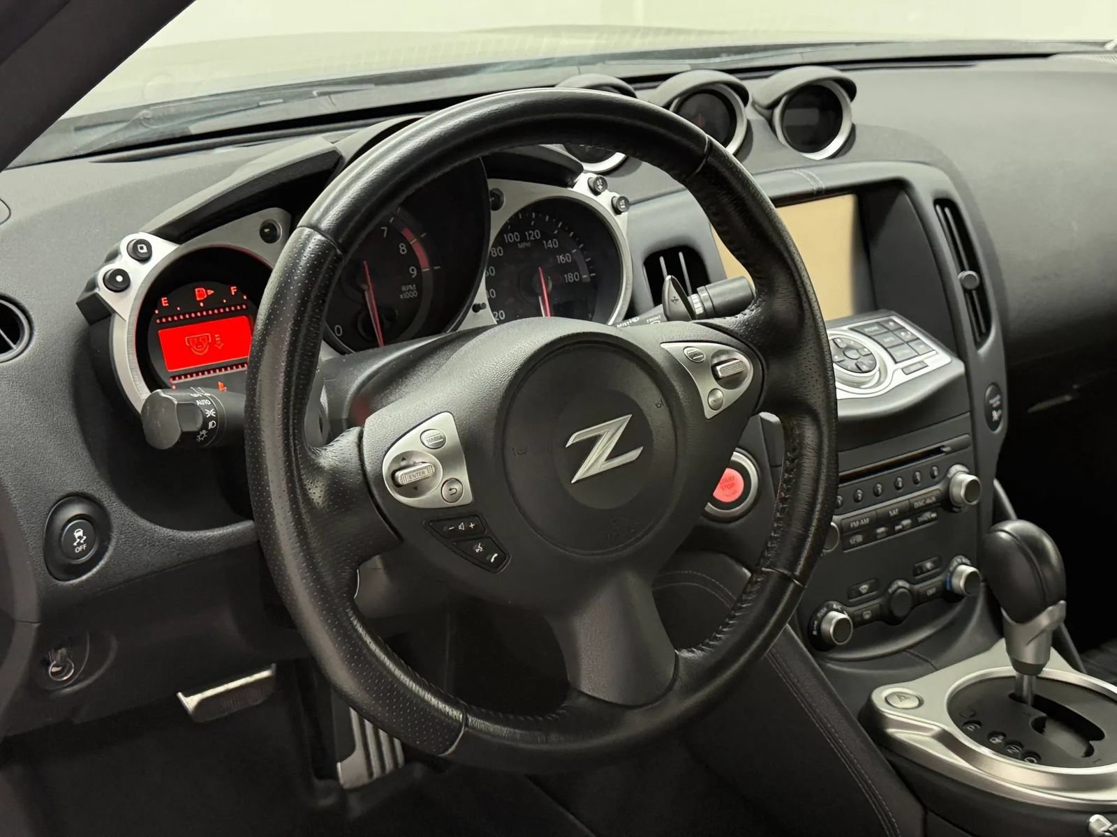Used 2019 Nissan 370Z Touring Sport RWD image 18