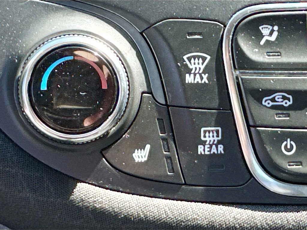 Used 2022 Chevrolet Malibu LT FWD image 18