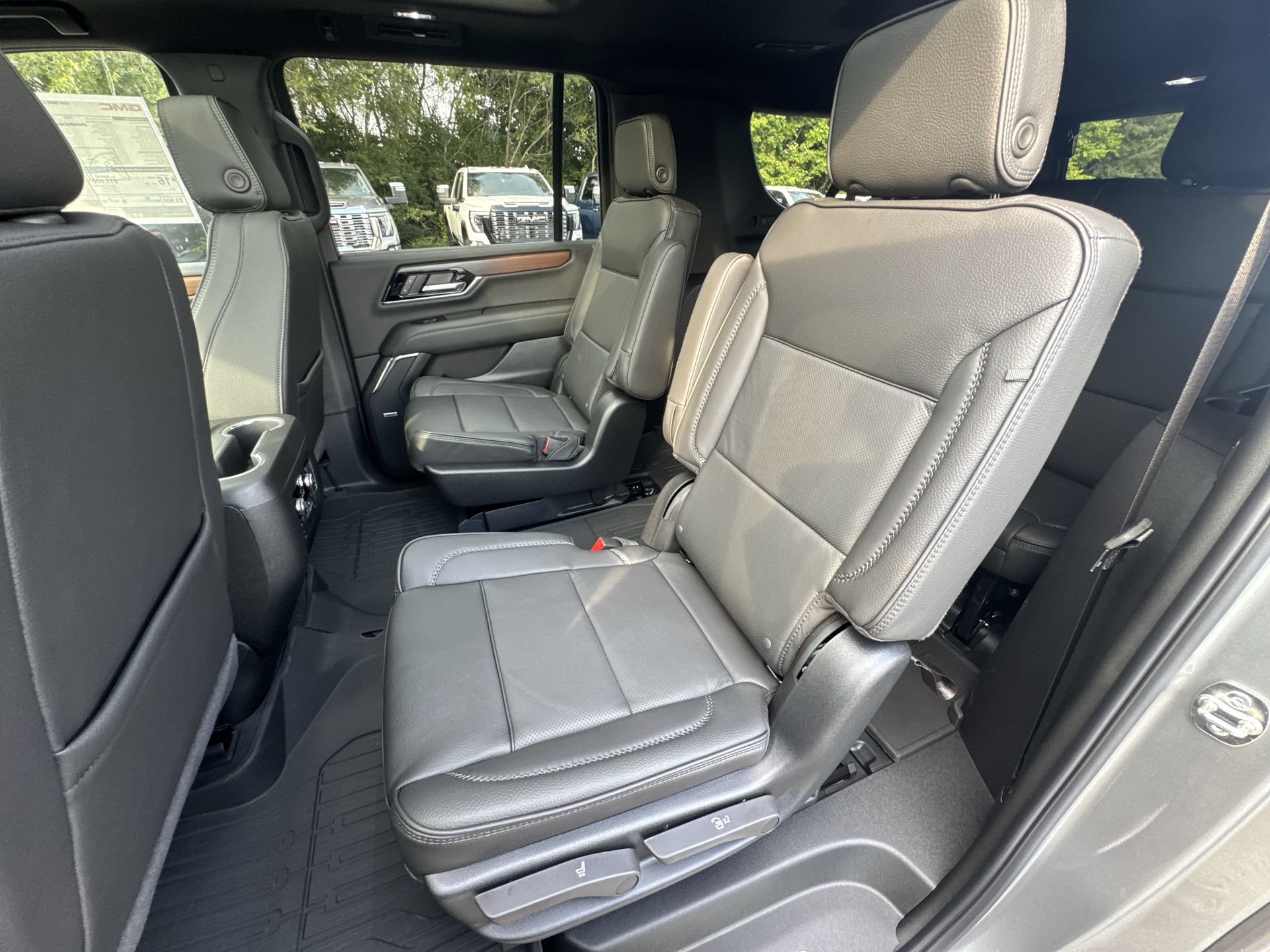 New 2026 GMC Yukon XL Denali w/ Sun & Power Step Package AWD/4WD image 25