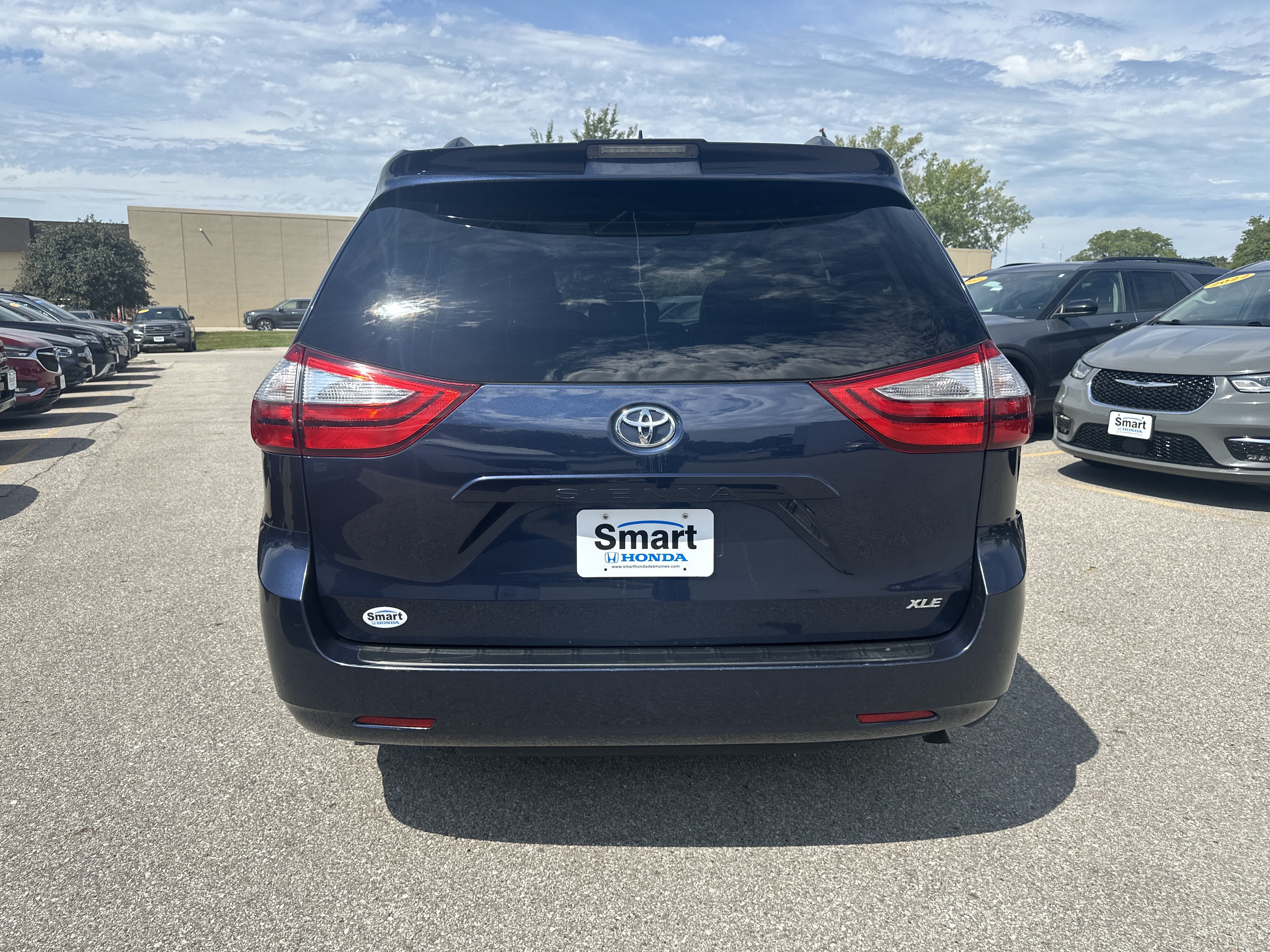 Used 2018 Toyota Sienna XLE w/ Protection Package FWD image 9