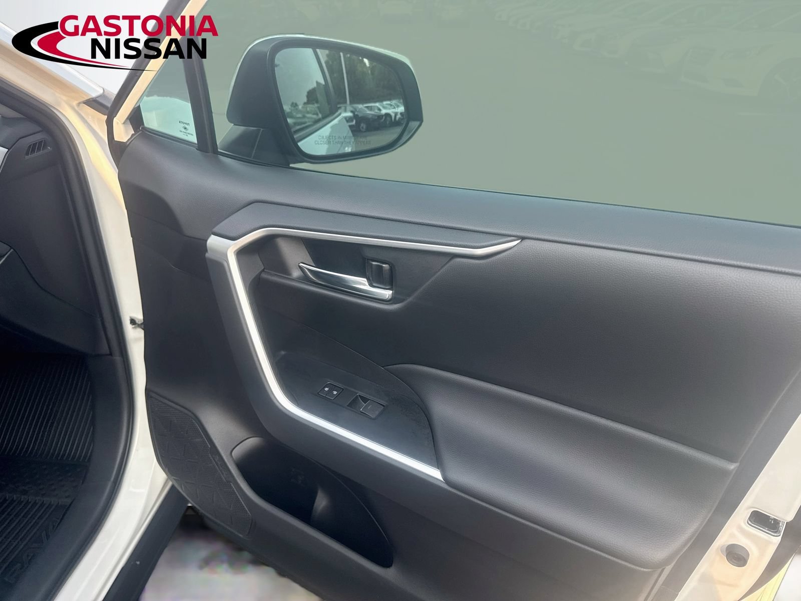Used 2024 Toyota RAV4 XLE Premium FWD image 38