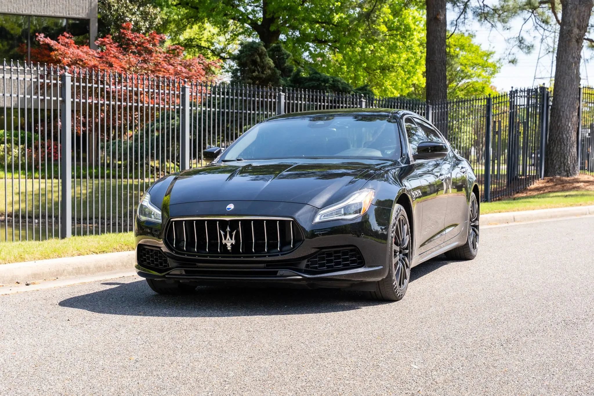 Used 2018 Maserati Quattroporte S Q4 AWD/4WD image 2