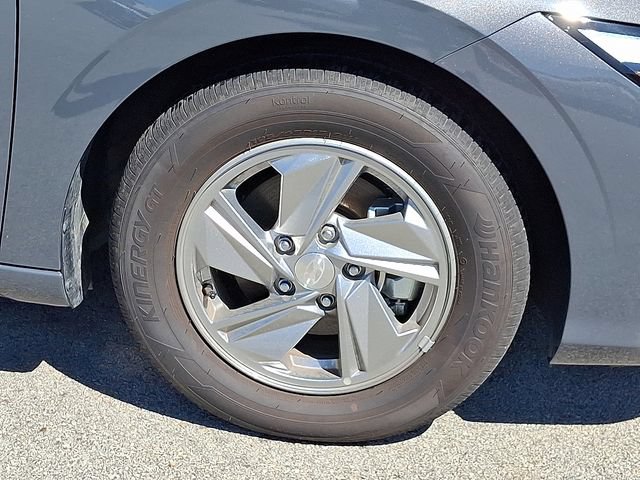 Certified 2026 Hyundai Elantra SE FWD image 8