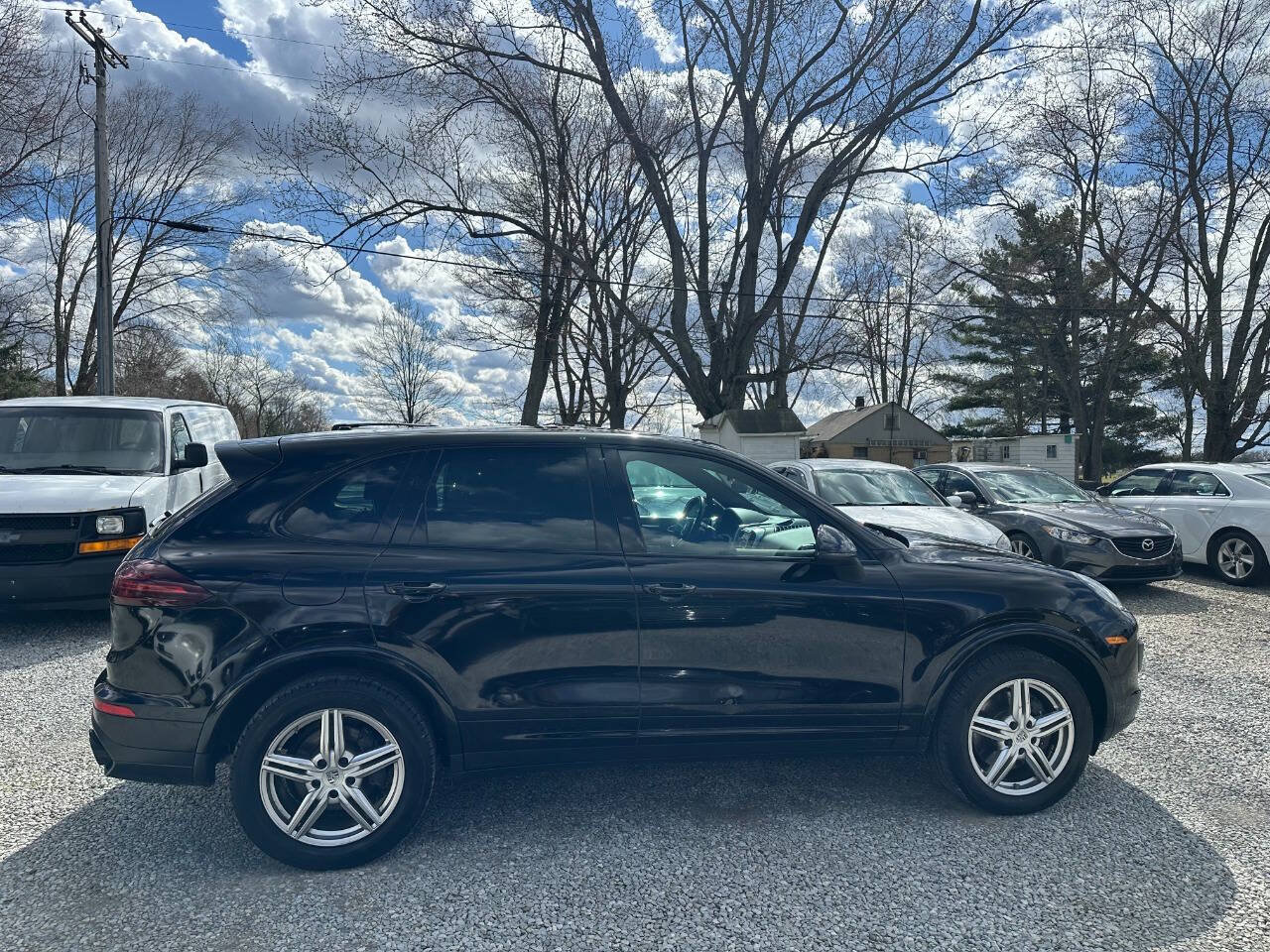 Used 2017 Porsche Cayenne Platinum Edition AWD/4WD image 4