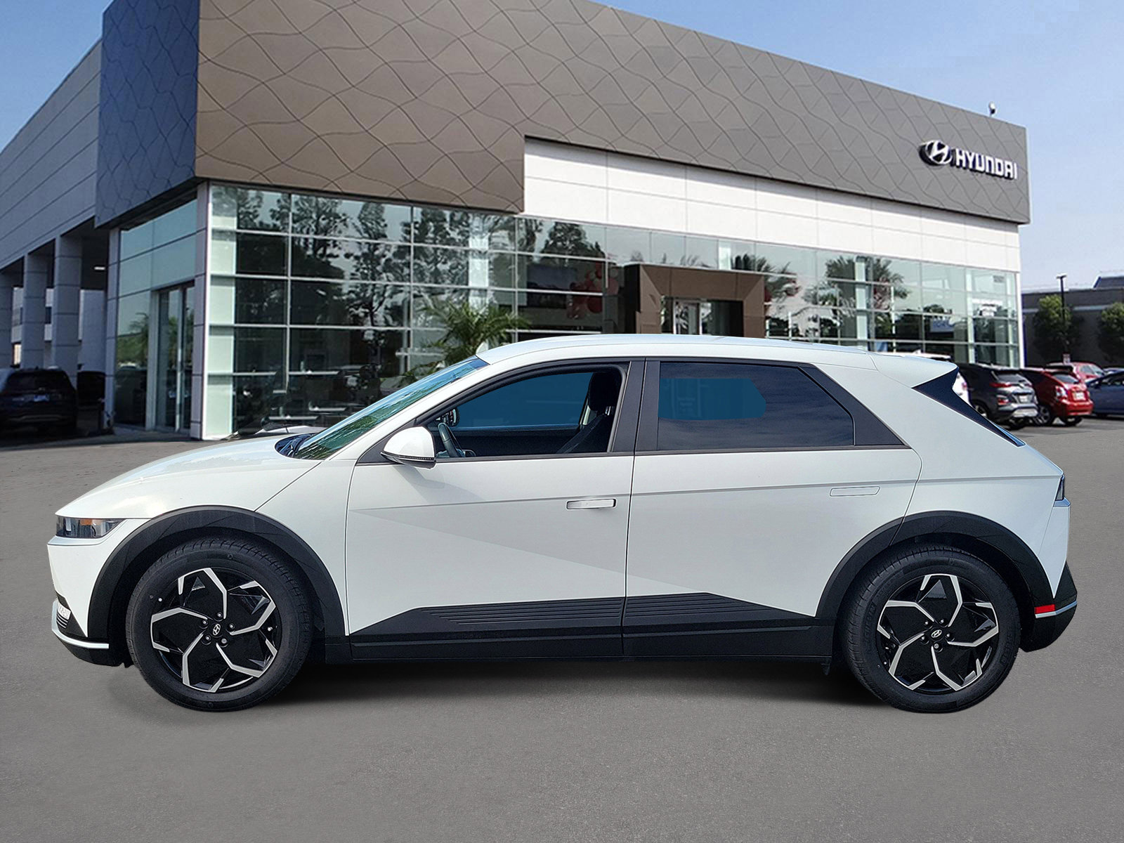 Certified 2024 Hyundai Ioniq 5 SE RWD image 3