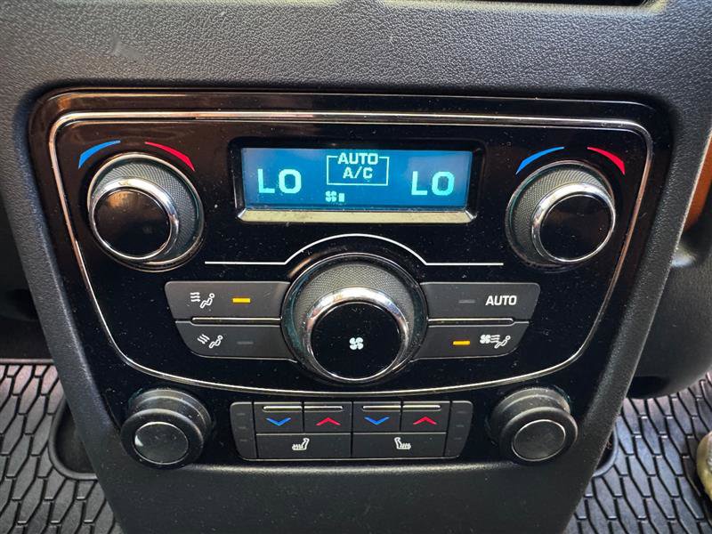 Used 2018 Jaguar F-PACE Portfolio image 40