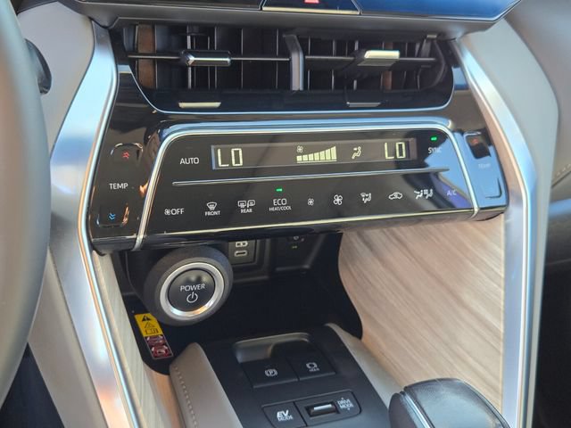 Used 2024 Toyota Venza Limited AWD/4WD image 23