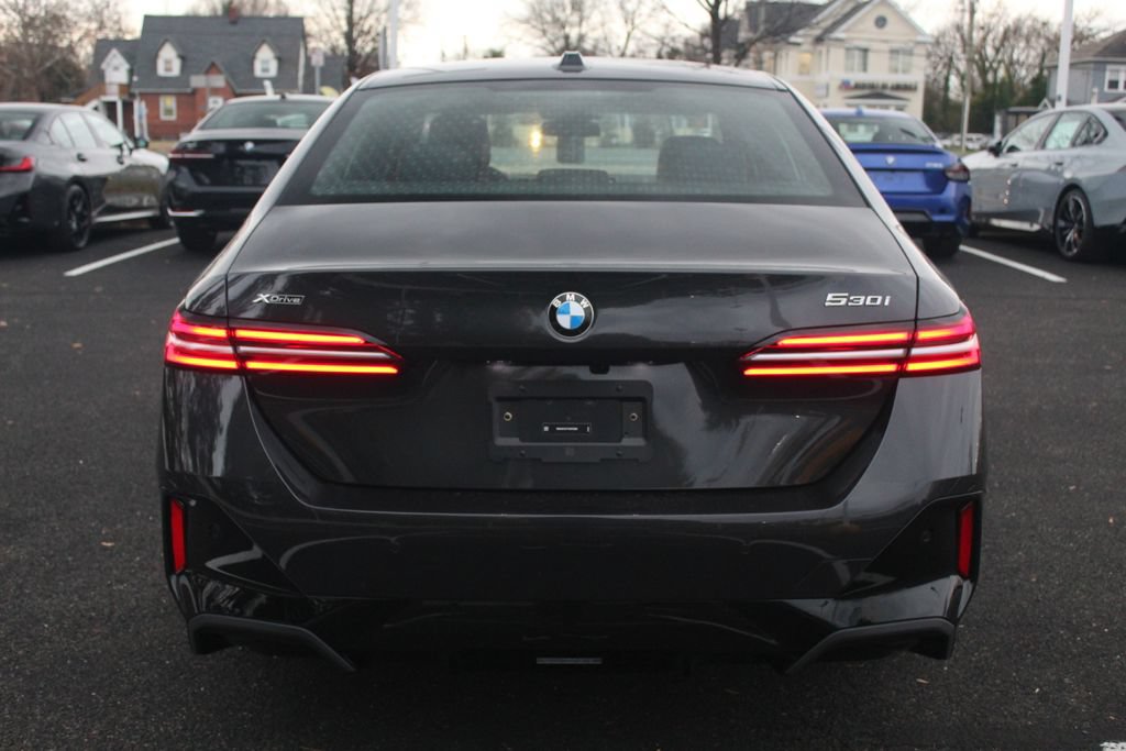 Used 2026 BMW 530i xDrive w/ M Sport Package AWD/4WD image 7