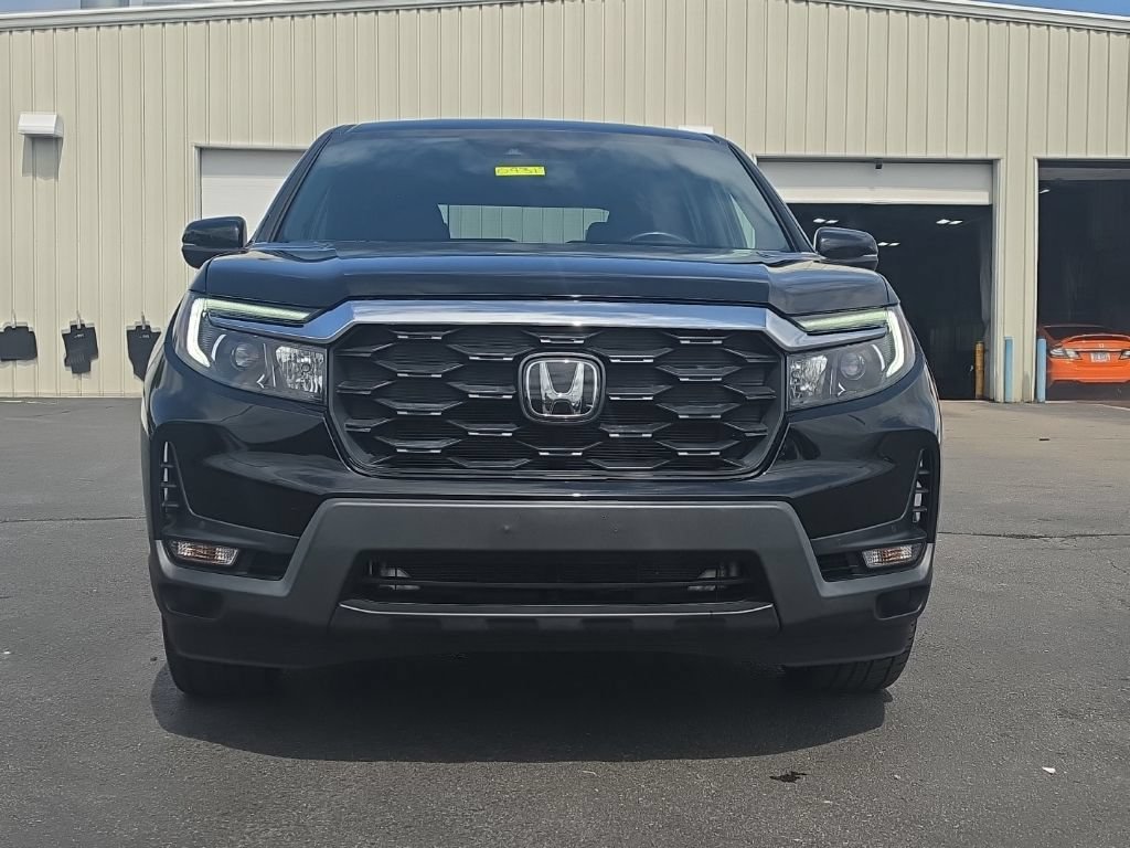 Used 2023 Honda Passport EX-L image 2