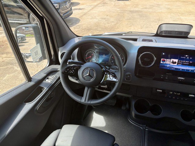 New 2025 Mercedes-Benz Sprinter 2500 image 10