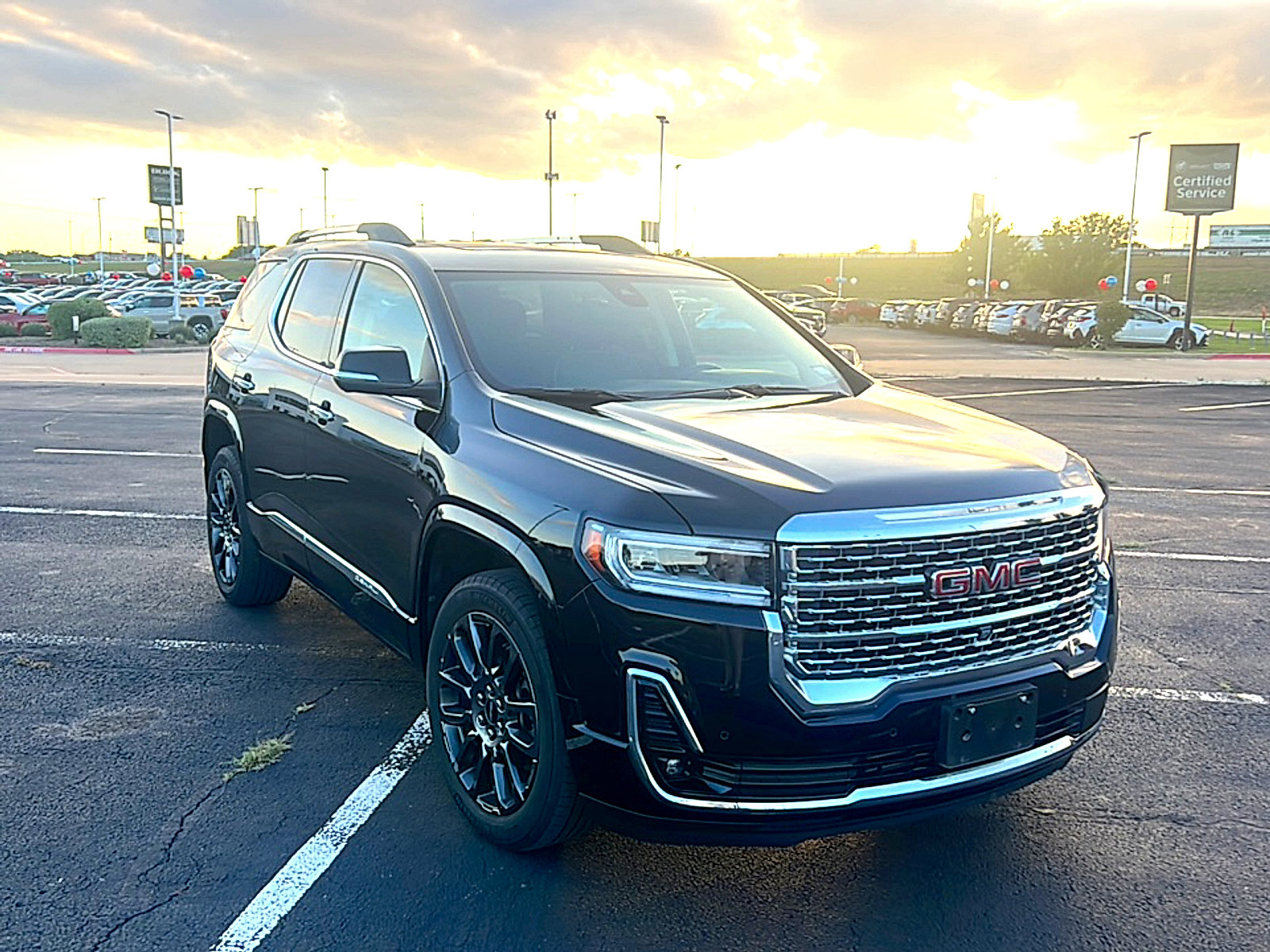 Used 2023 GMC Acadia Denali w/ Black Diamond Edition FWD image 3