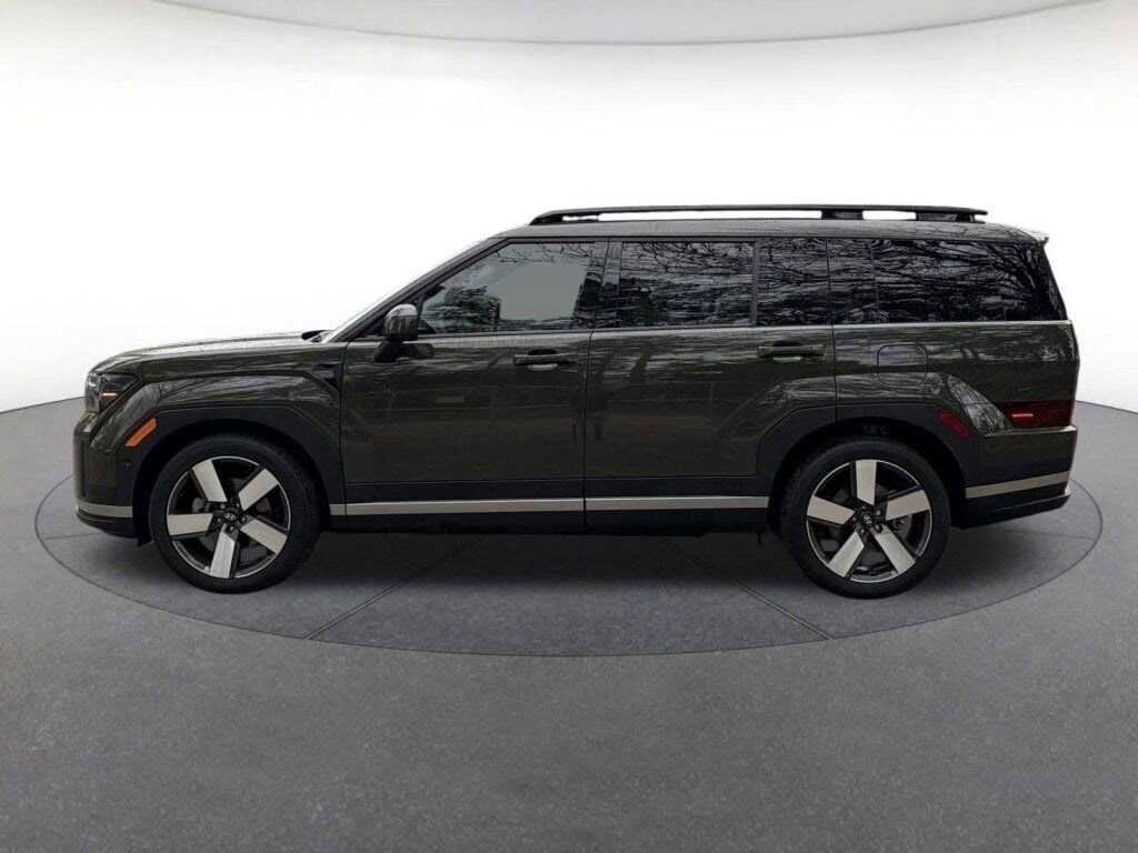 Used 2024 Hyundai Santa Fe Limited image 2