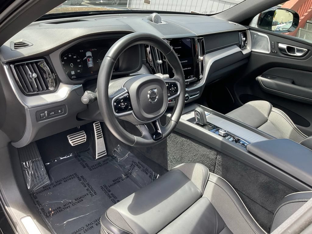 Used 2021 Volvo XC60 T8 R-Design w/ Advanced Package AWD/4WD image 7