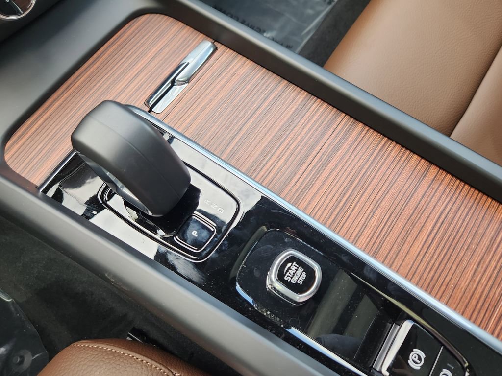 New 2026 Volvo V60 B5 Cross Country Plus w/ Climate Package image 11