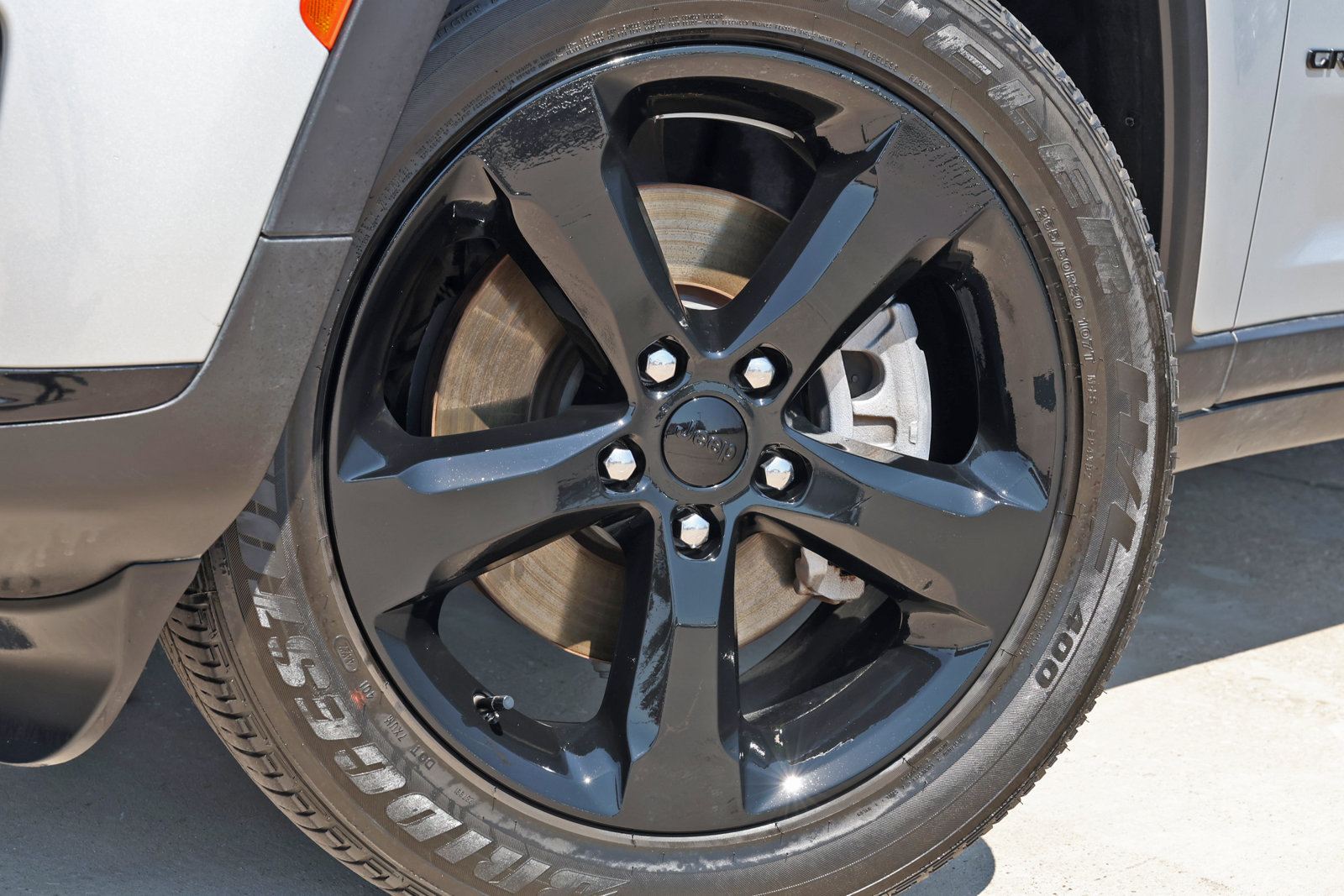Used 2023 Jeep Grand Cherokee L Laredo RWD image 13