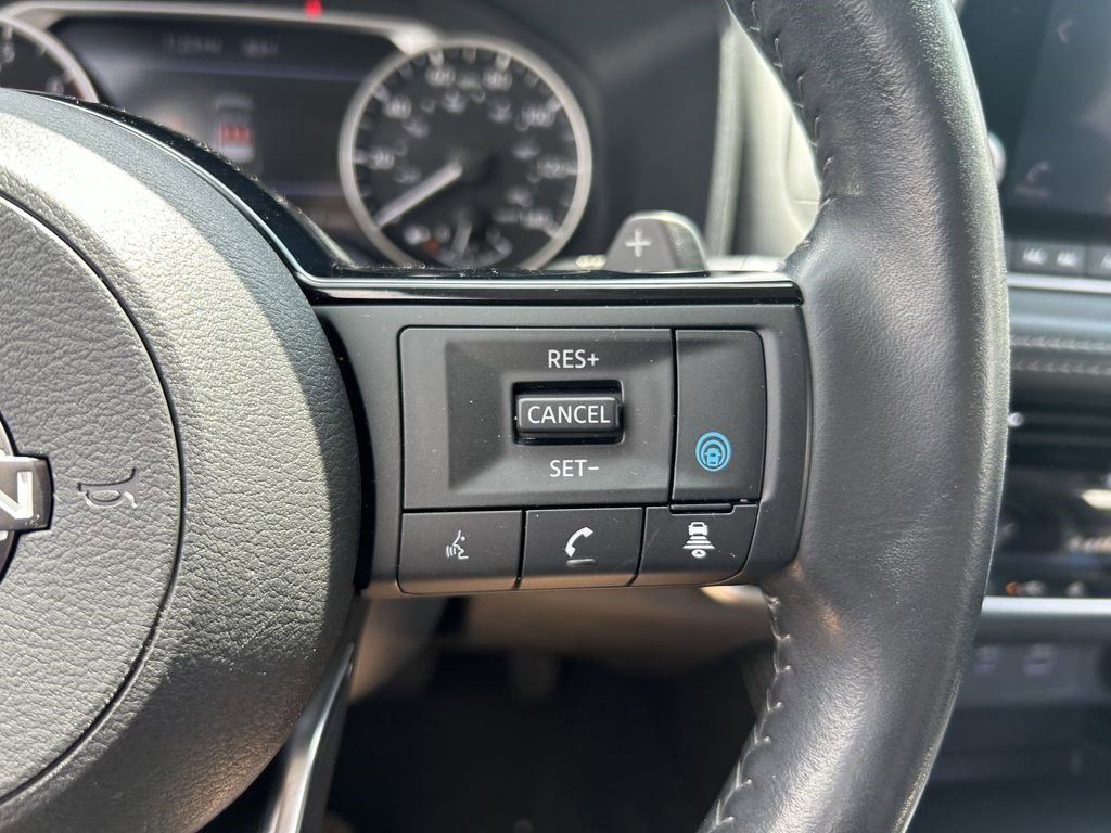 Used 2023 Nissan Rogue SL AWD/4WD image 17