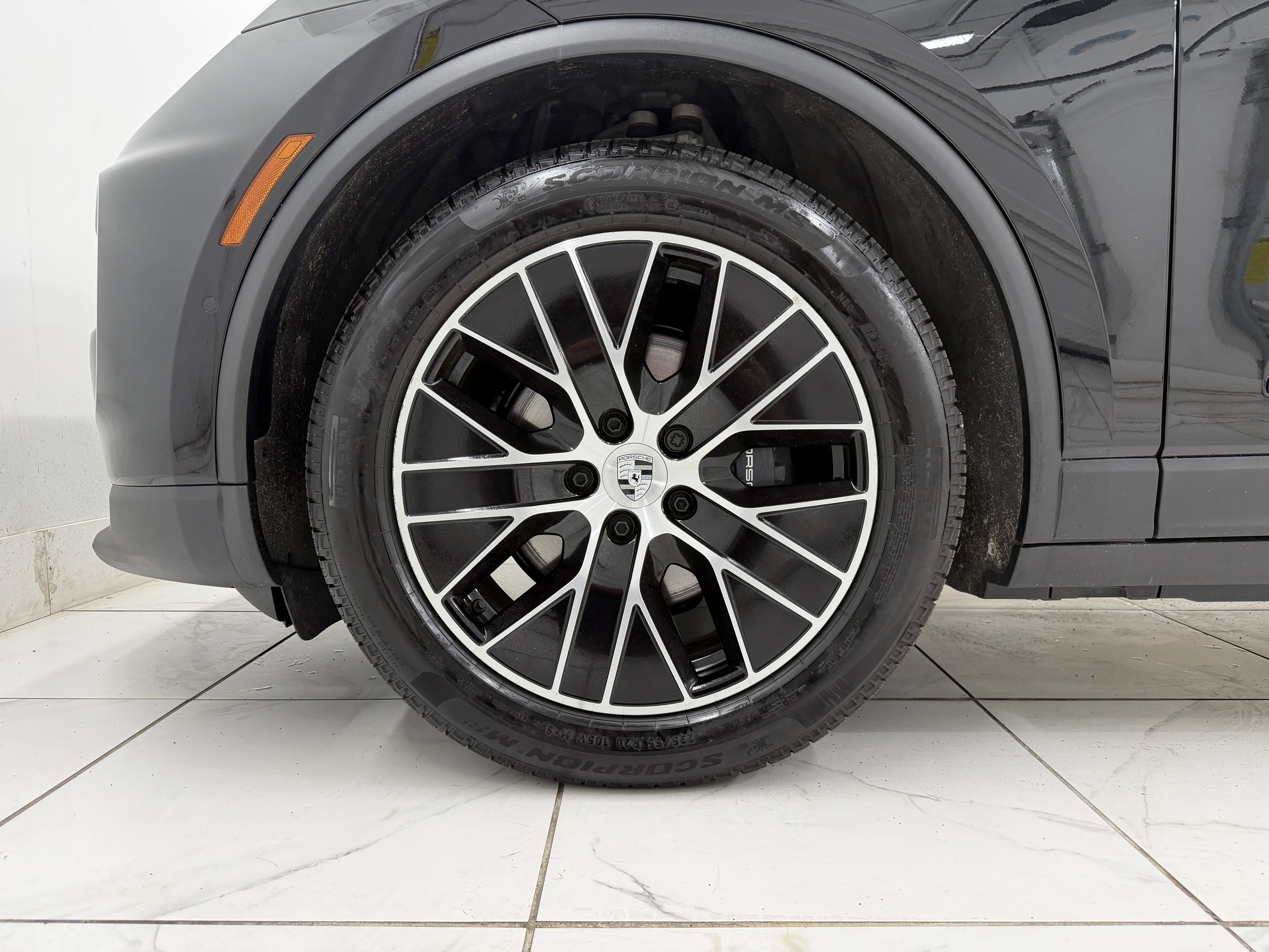 Certified 2025 Porsche Macan Electric RWD image 16