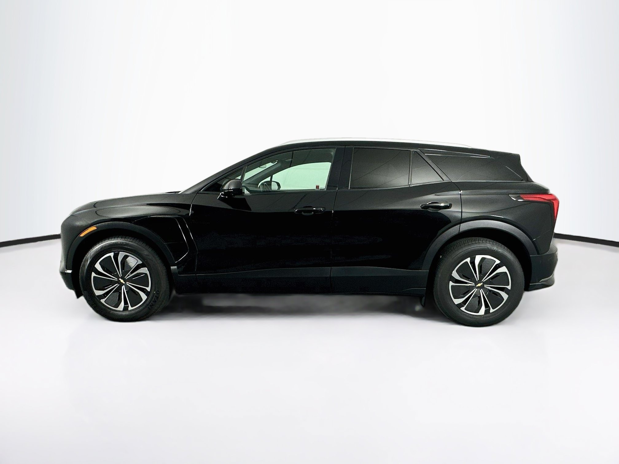 Used 2024 Chevrolet Blazer EV LT AWD/4WD image 4