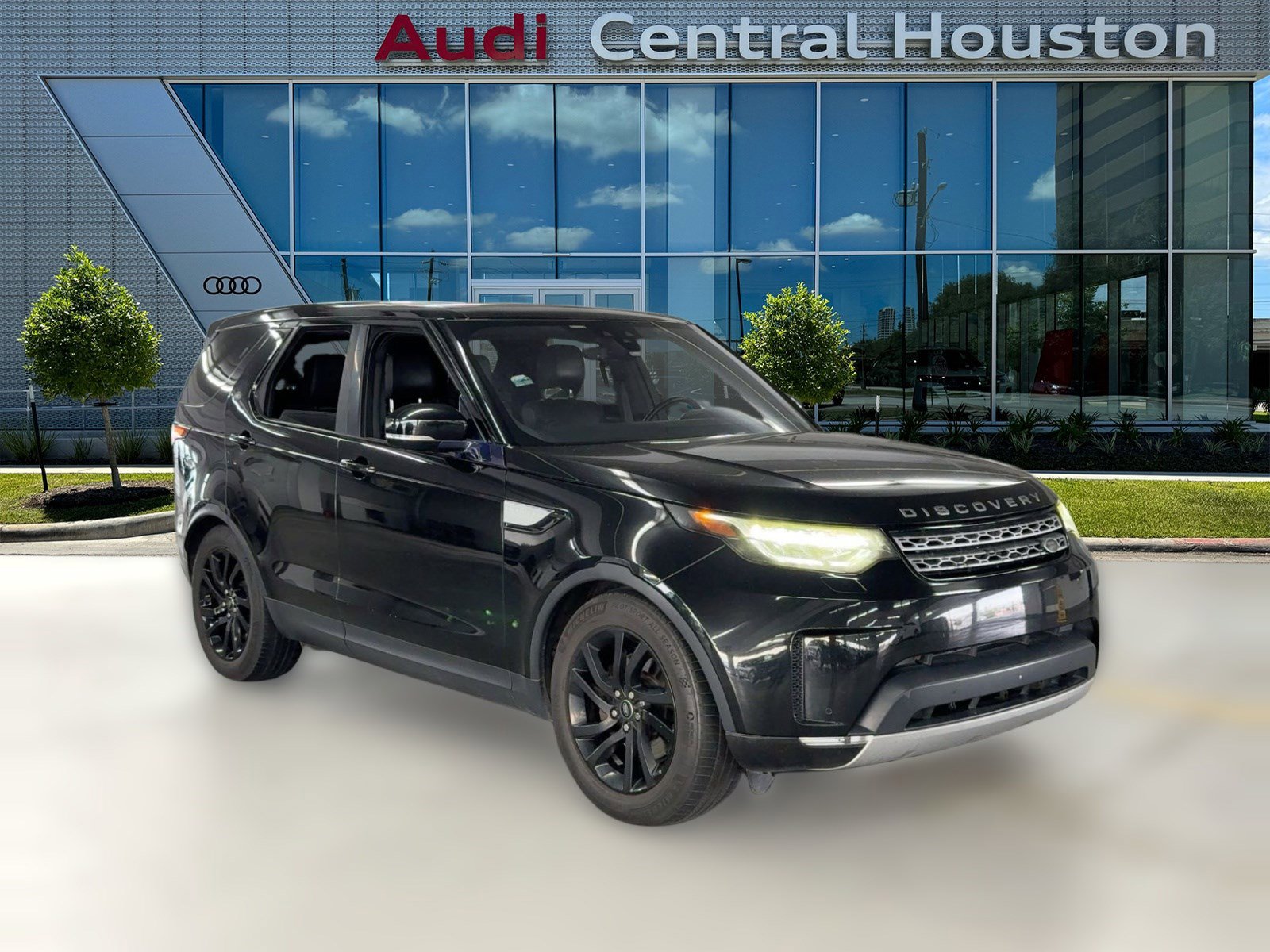 Used 2017 Land Rover Discovery HSE image 7